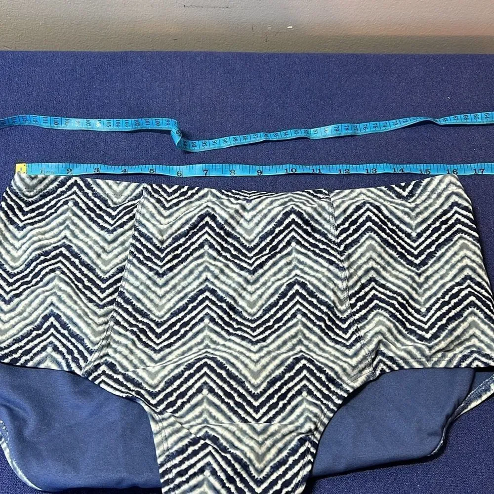 Old Navy Brief Swim Bottom XL